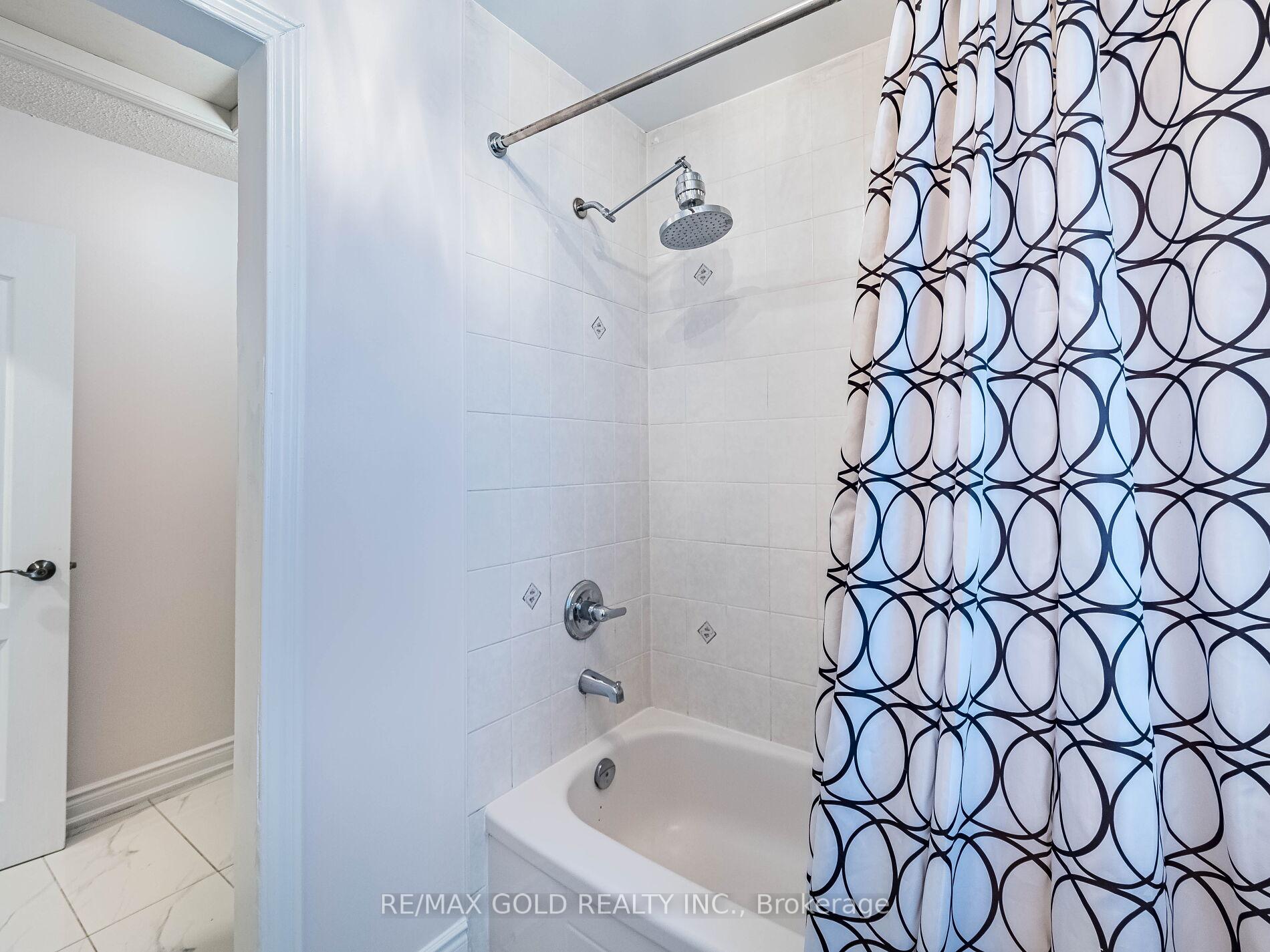 Photo 19 of 42 Jessop Drive, Brampton, Fletcher's Meadow — HOMEH