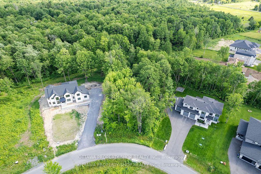 Photo 2 of 583 Shoreway Drive, Ottawa, Greely — HOMEH