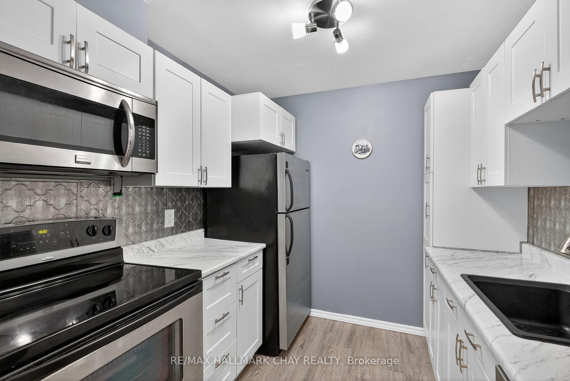 Photo 6 of Unit B4, 179 Edgehill Drive, Barrie, Edgehill Drive — HOMEH