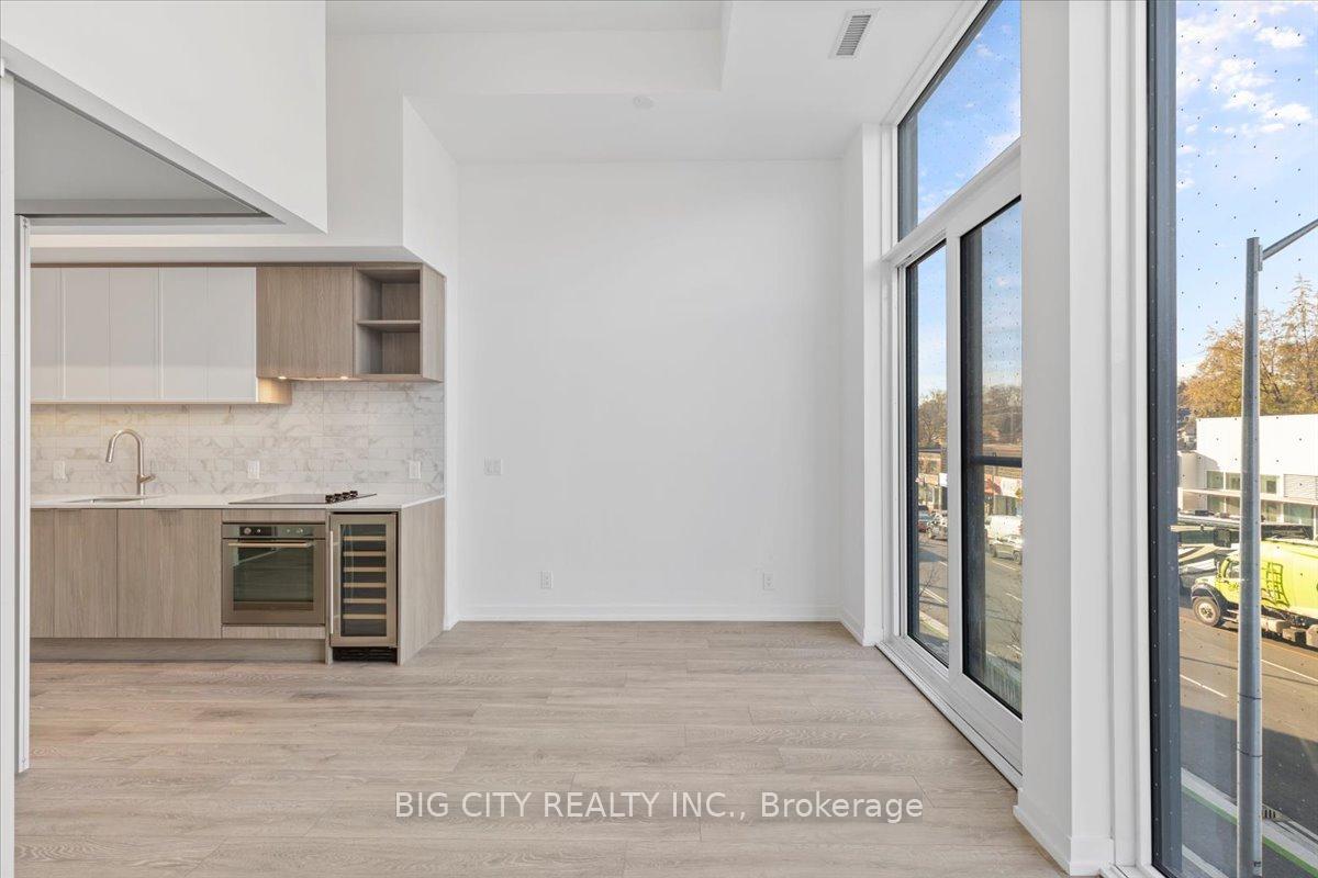 Photo 1 of Unit 219, 2020 Bathurst Street, Toronto, Humewood-Cedarvale — HOMEH