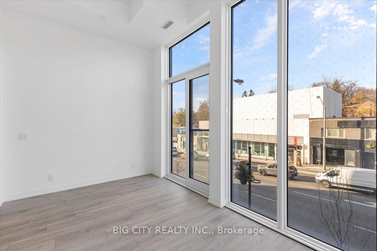 Photo 6 of Unit 219, 2020 Bathurst Street, Toronto, Humewood-Cedarvale — HOMEH