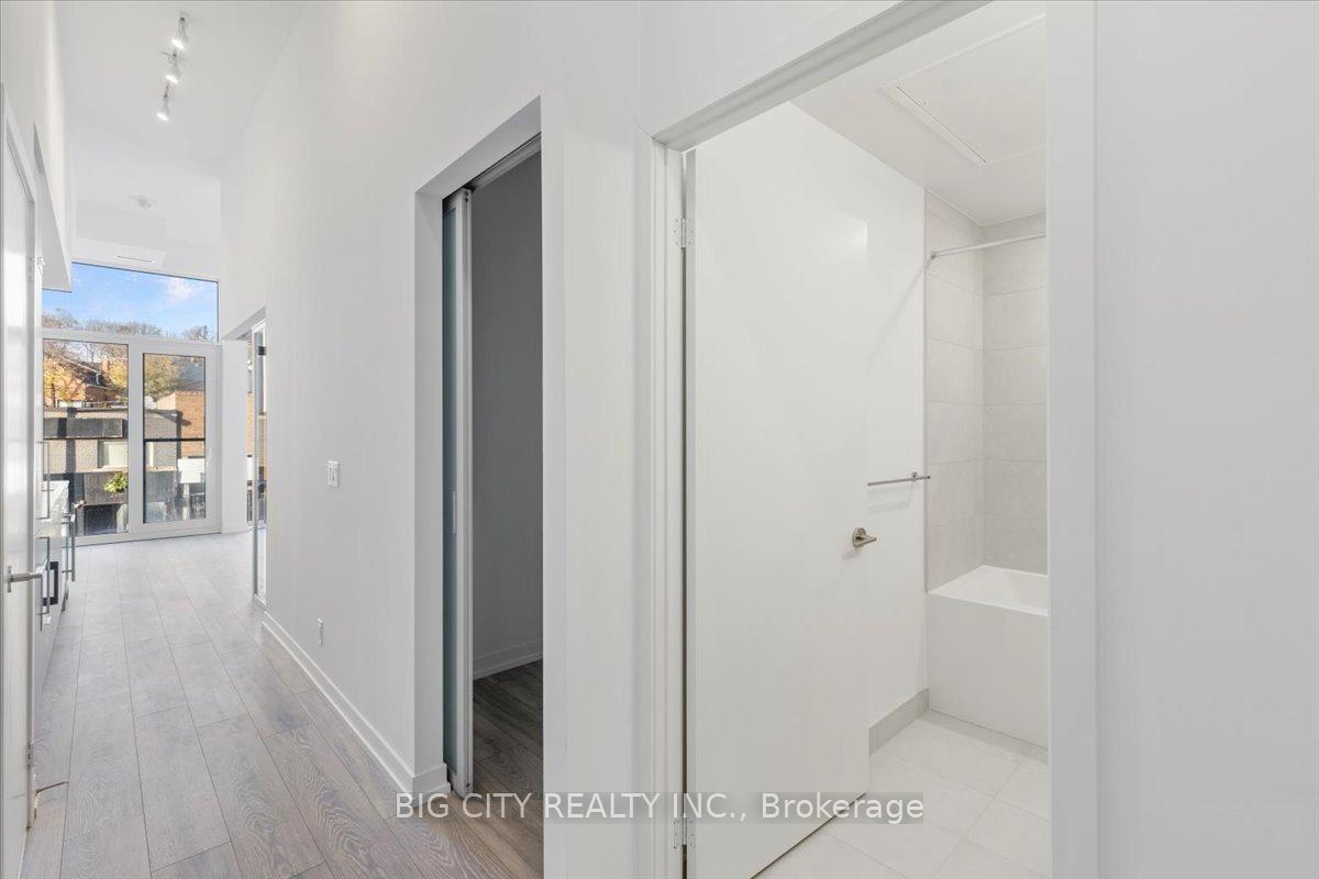Photo 13 of Unit 219, 2020 Bathurst Street, Toronto, Humewood-Cedarvale — HOMEH