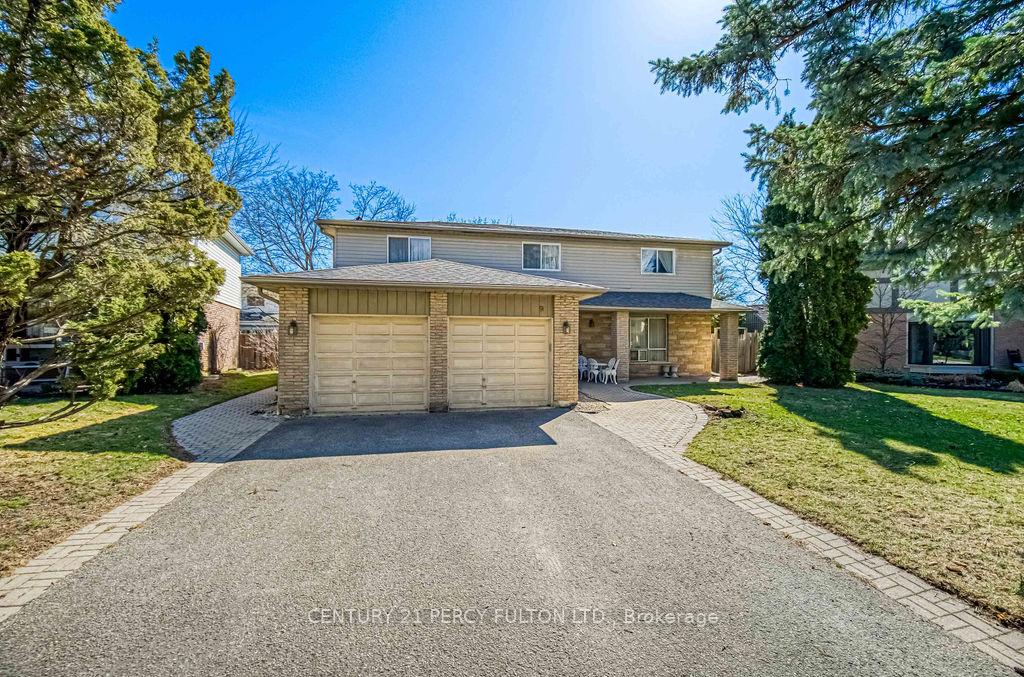Photo 2 of 9 Judy Court, Markham, Markham Village — HOMEH