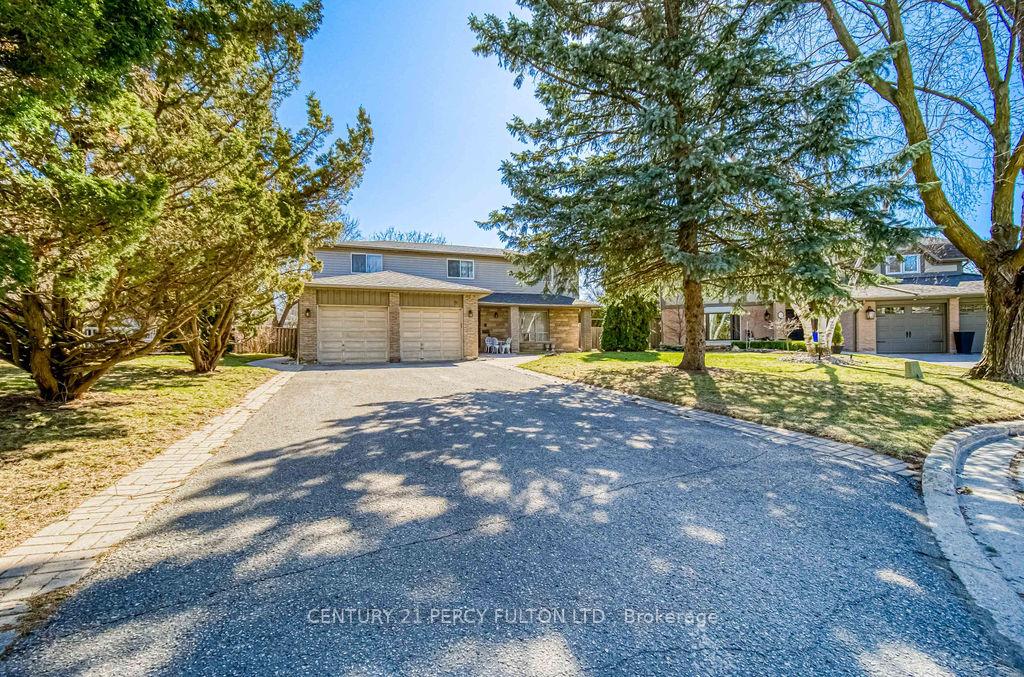 Photo 3 of 9 Judy Court, Markham, Markham Village — HOMEH