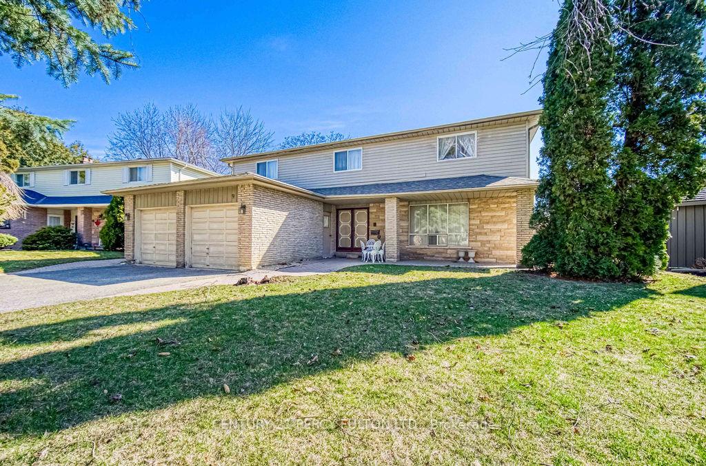 Photo 4 of 9 Judy Court, Markham, Markham Village — HOMEH