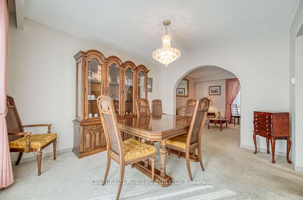 Photo 10 of 9 Judy Court, Markham, Markham Village — HOMEH