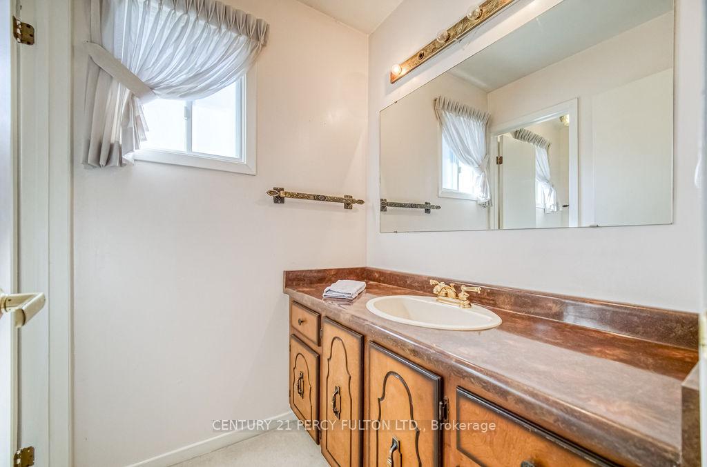 Photo 33 of 9 Judy Court, Markham, Markham Village — HOMEH