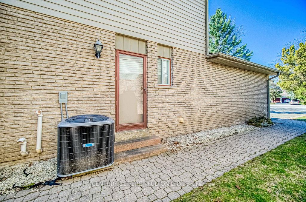 Photo 37 of 9 Judy Court, Markham, Markham Village — HOMEH