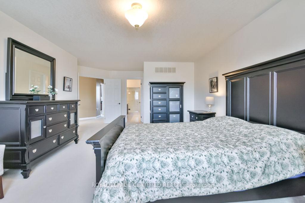 Photo 55 of 79 Sovereign's Gate, Barrie, Innis-Shore — HOMEH