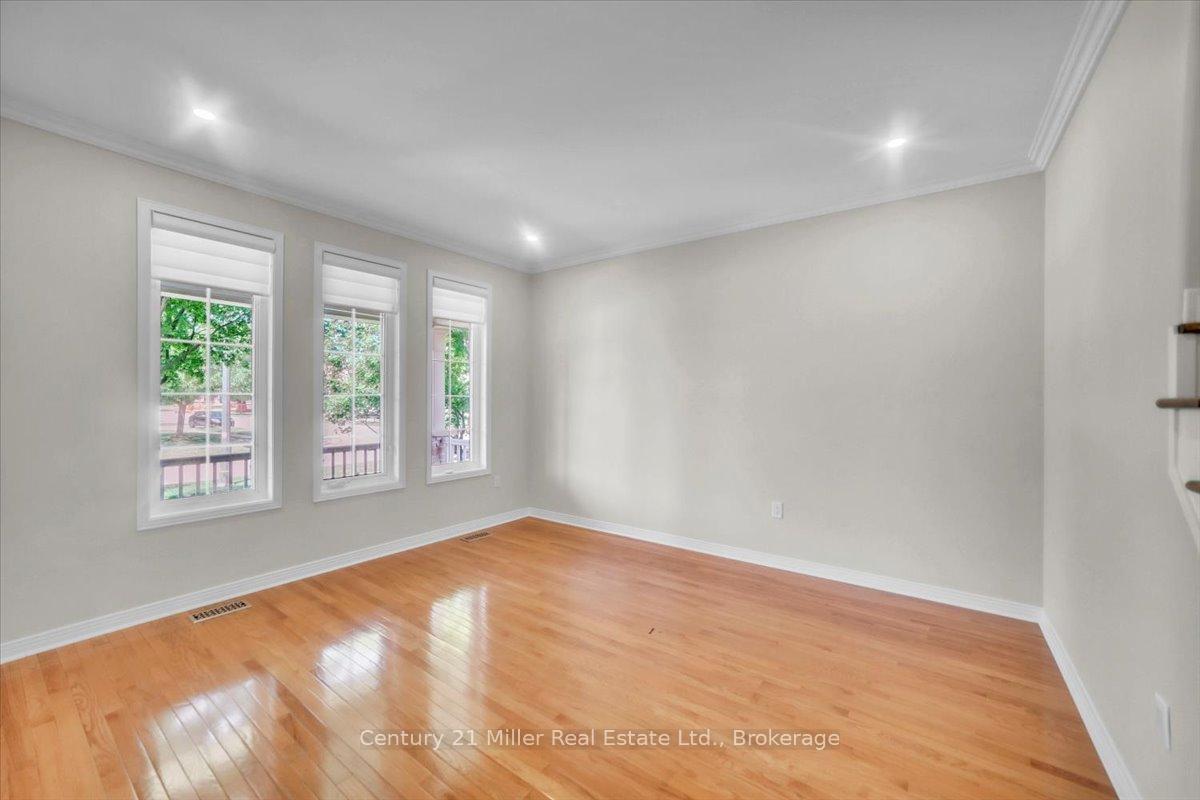 Photo 7 of 4298 Clubview Drive, Burlington, Rose — HOMEH