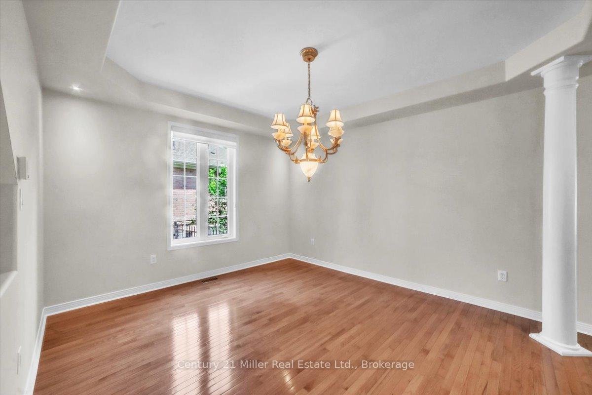 Photo 4 of 4298 Clubview Drive, Burlington, Rose — HOMEH