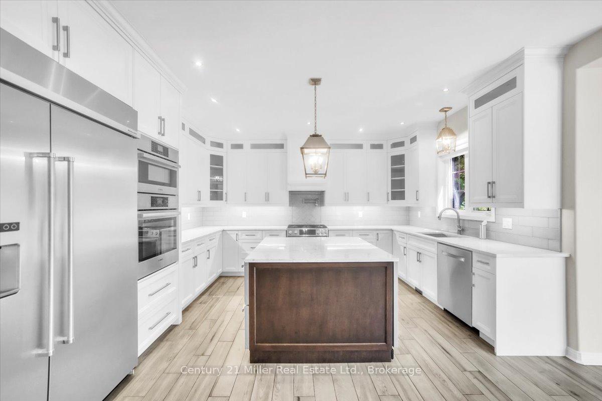 Photo 5 of 4298 Clubview Drive, Burlington, Rose — HOMEH