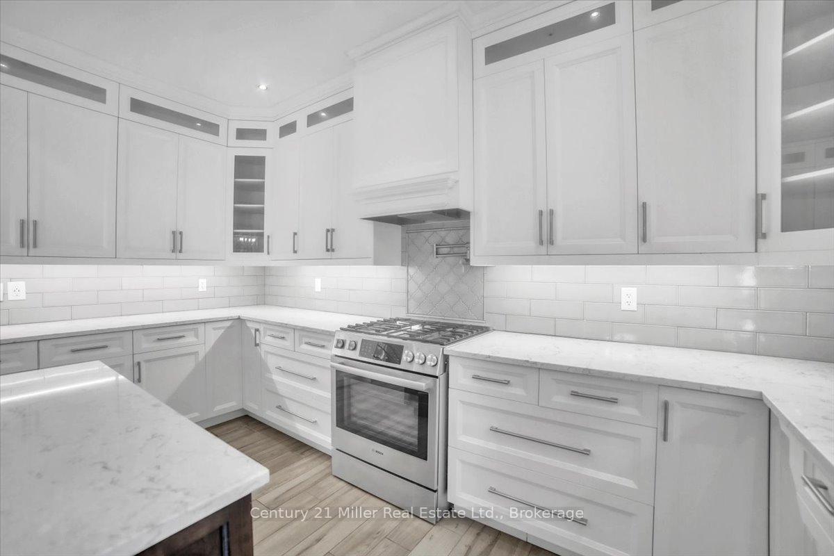 Photo 10 of 4298 Clubview Drive, Burlington, Rose — HOMEH