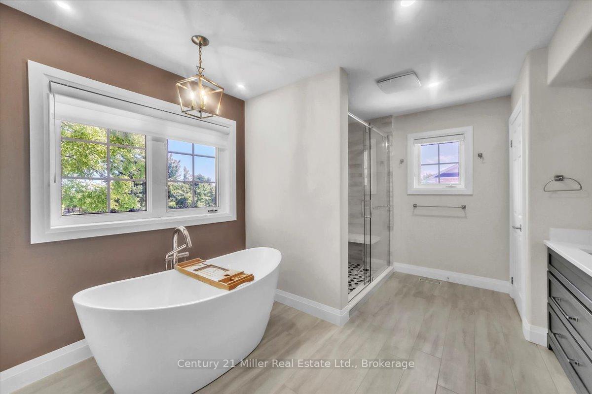 Photo 20 of 4298 Clubview Drive, Burlington, Rose — HOMEH
