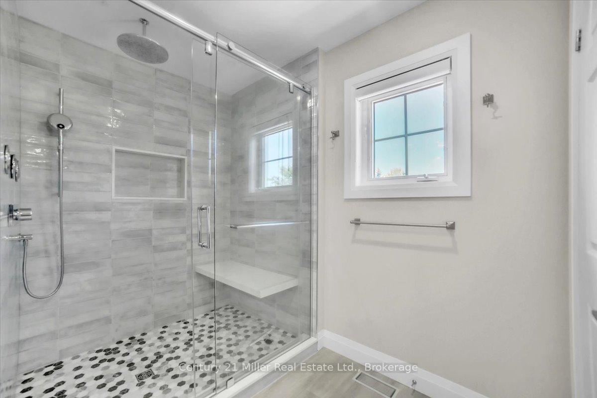 Photo 32 of 4298 Clubview Drive, Burlington, Rose — HOMEH
