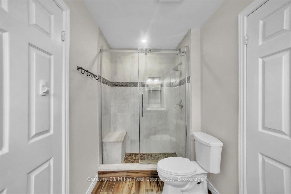 Photo 23 of 4298 Clubview Drive, Burlington, Rose — HOMEH
