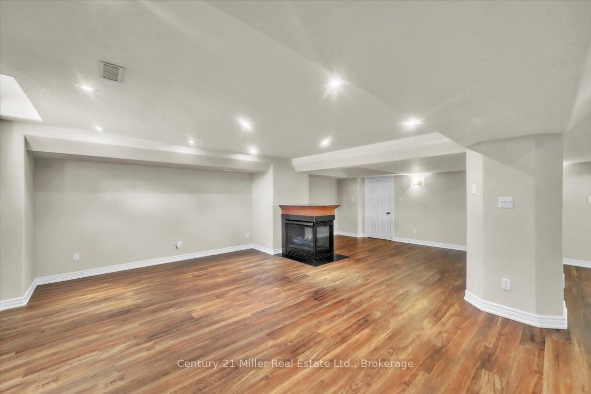 Photo 26 of 4298 Clubview Drive, Burlington, Rose — HOMEH