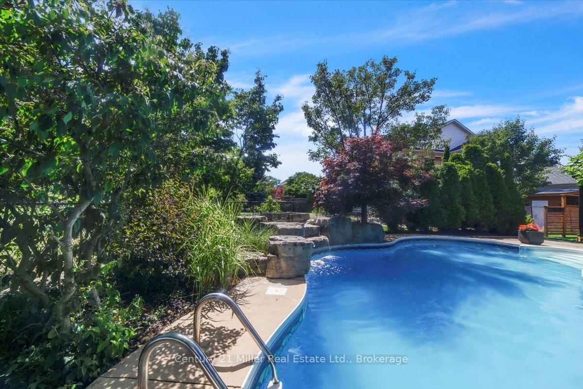 Photo 39 of 4298 Clubview Drive, Burlington, Rose — HOMEH
