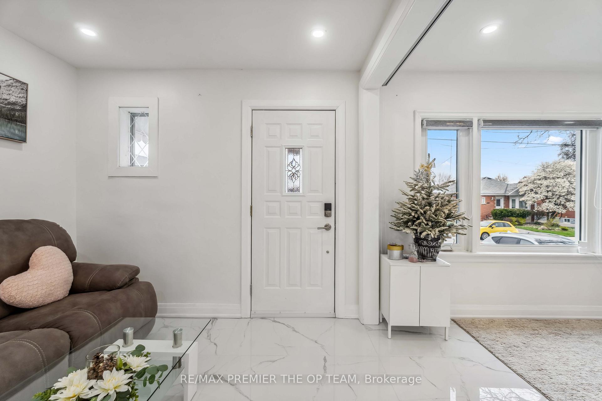 Photo 4 of 273 East 13th Street, Hamilton, Inch Park — HOMEH
