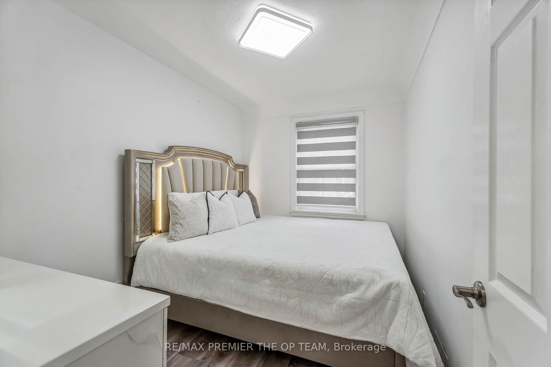 Photo 10 of 273 East 13th Street, Hamilton, Inch Park — HOMEH
