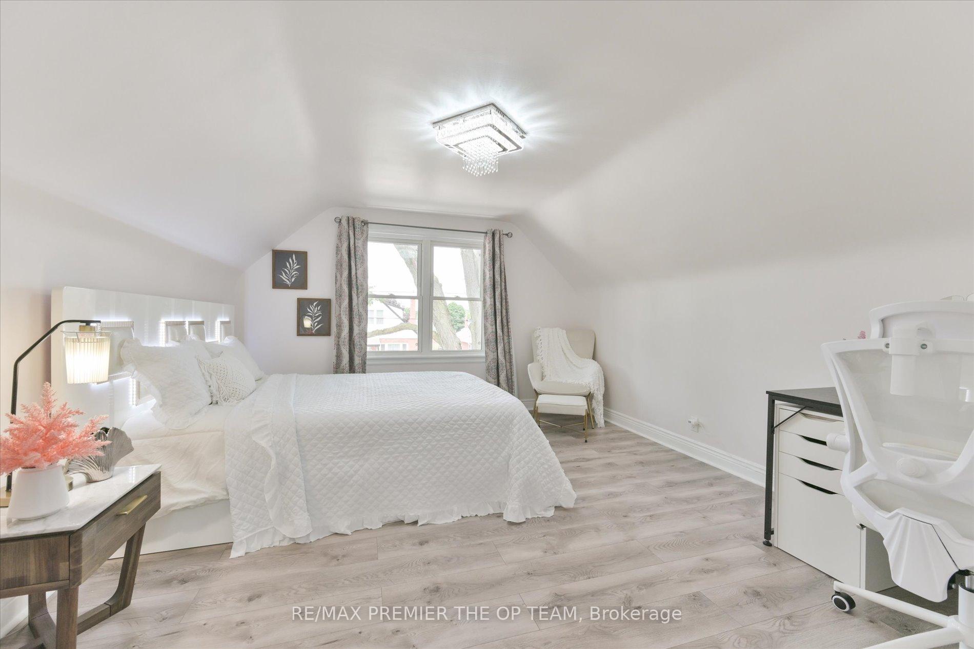 Photo 21 of 273 East 13th Street, Hamilton, Inch Park — HOMEH