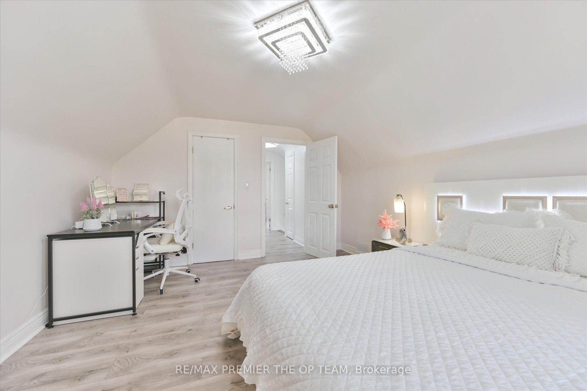 Photo 22 of 273 East 13th Street, Hamilton, Inch Park — HOMEH