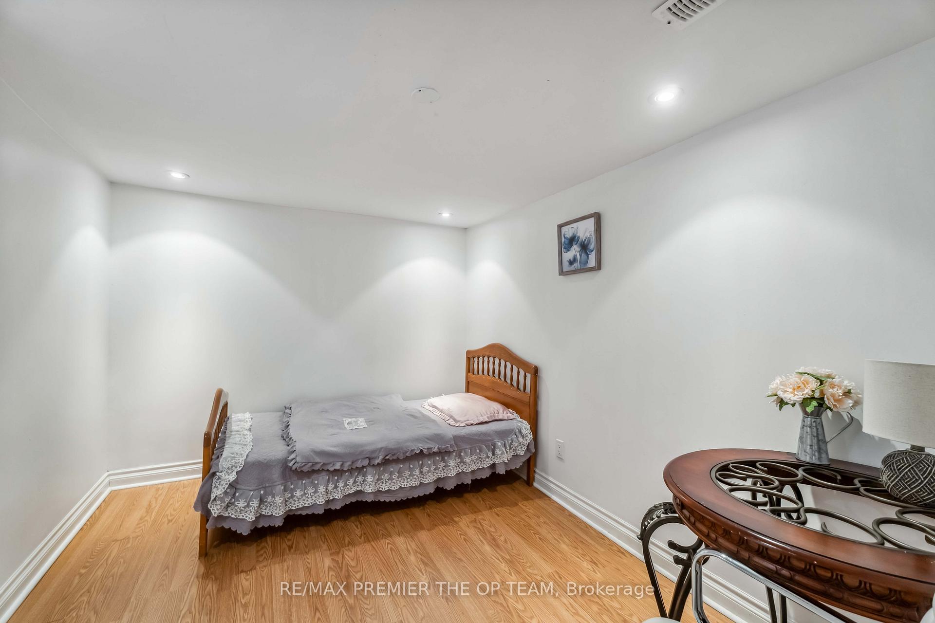 Photo 31 of 273 East 13th Street, Hamilton, Inch Park — HOMEH
