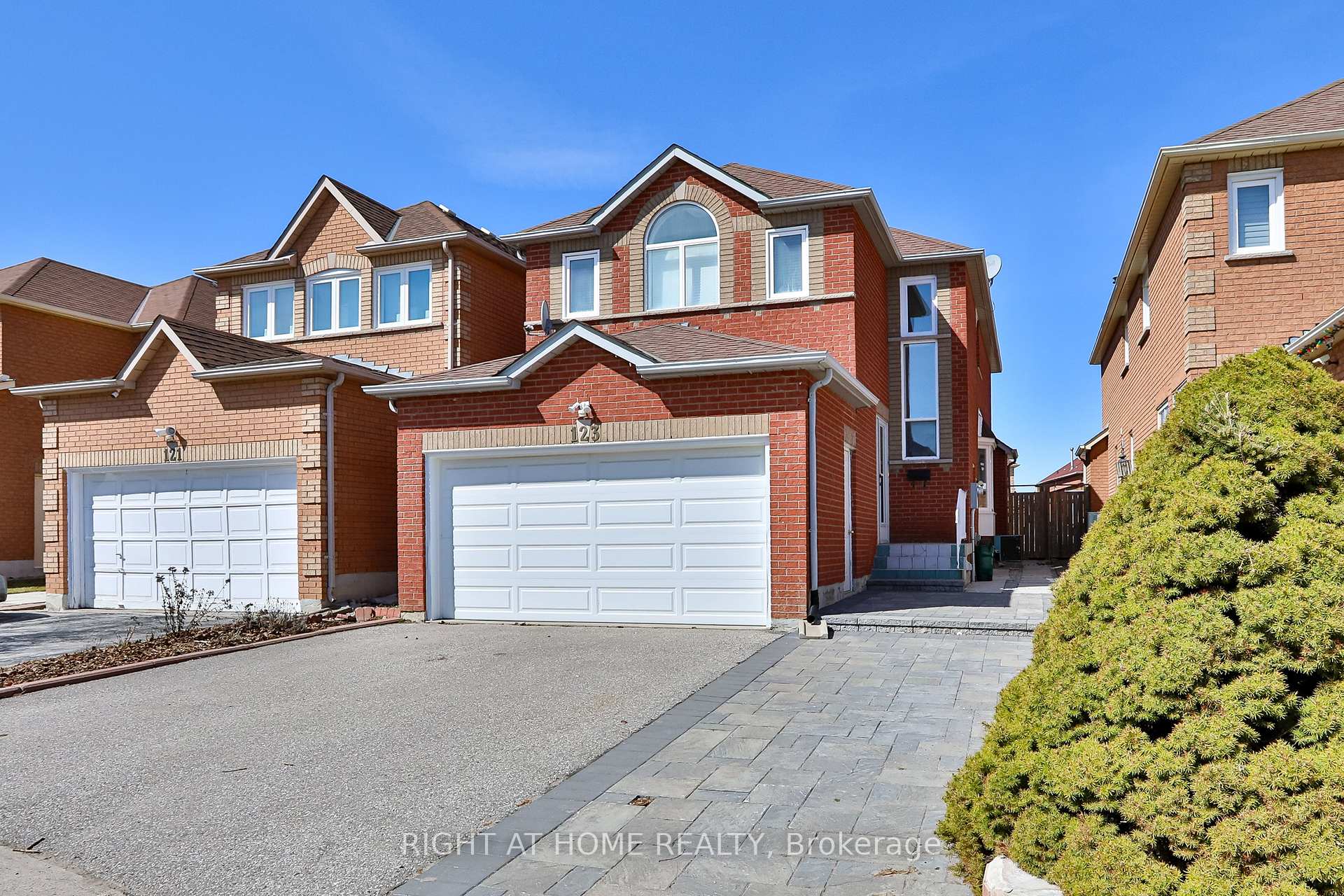 Photo 1 of 123 Clarion Crescent, Markham, Middlefield — HOMEH