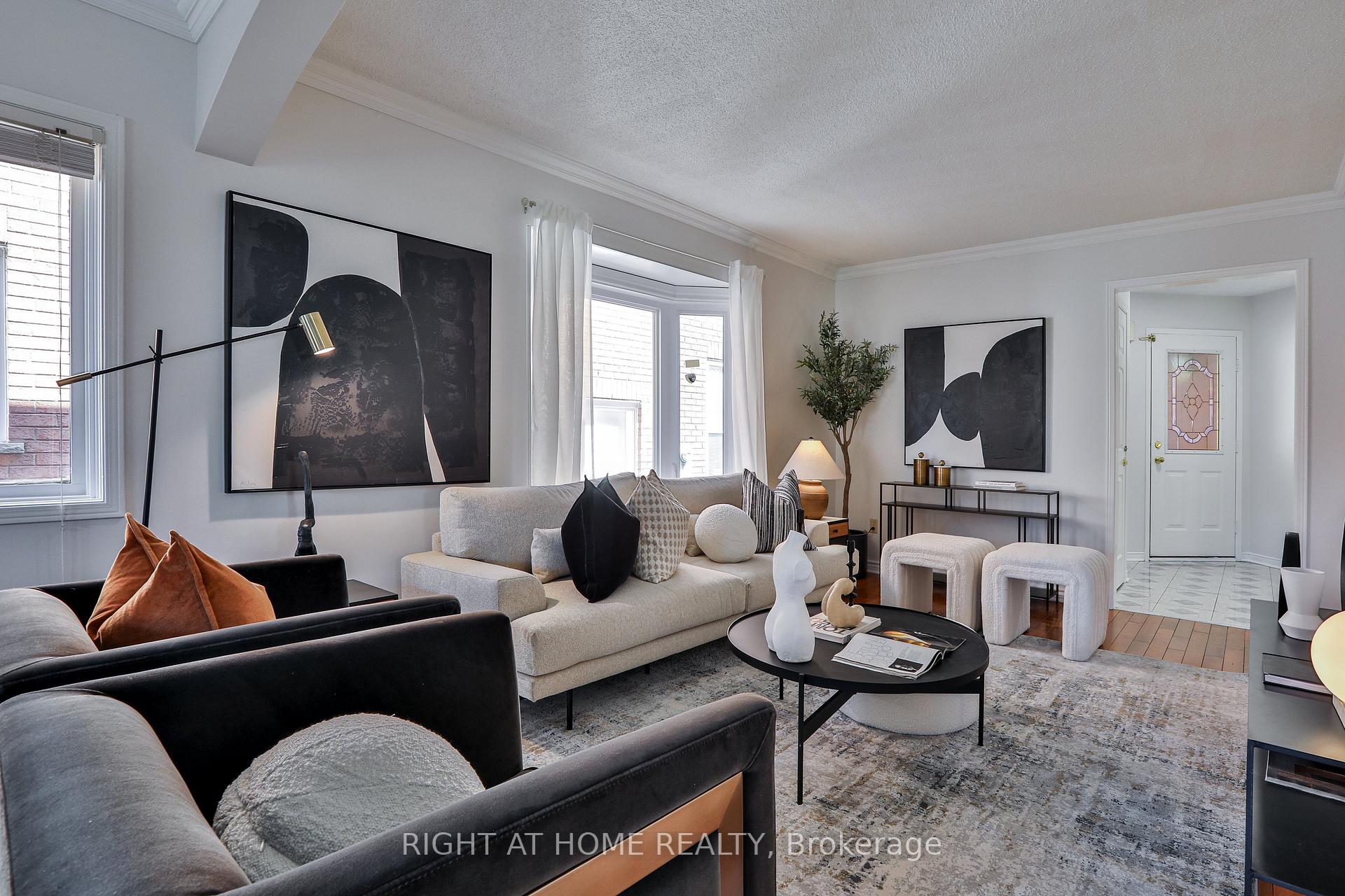 Photo 6 of 123 Clarion Crescent, Markham, Middlefield — HOMEH