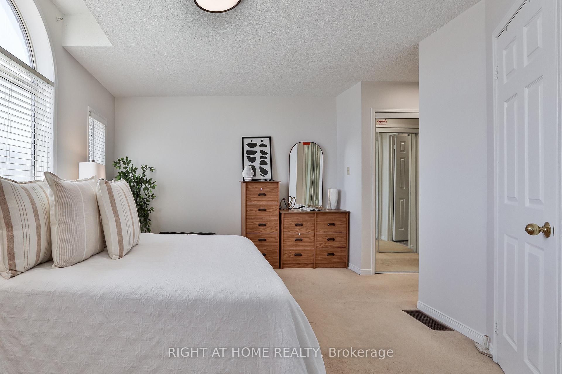 Photo 19 of 123 Clarion Crescent, Markham, Middlefield — HOMEH