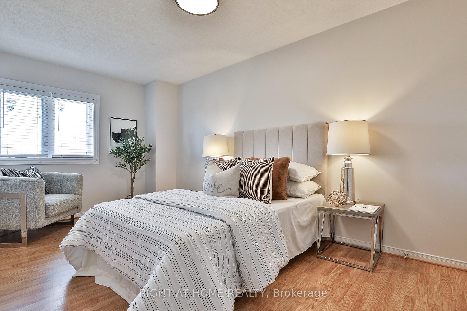 Photo 24 of 123 Clarion Crescent, Markham, Middlefield — HOMEH