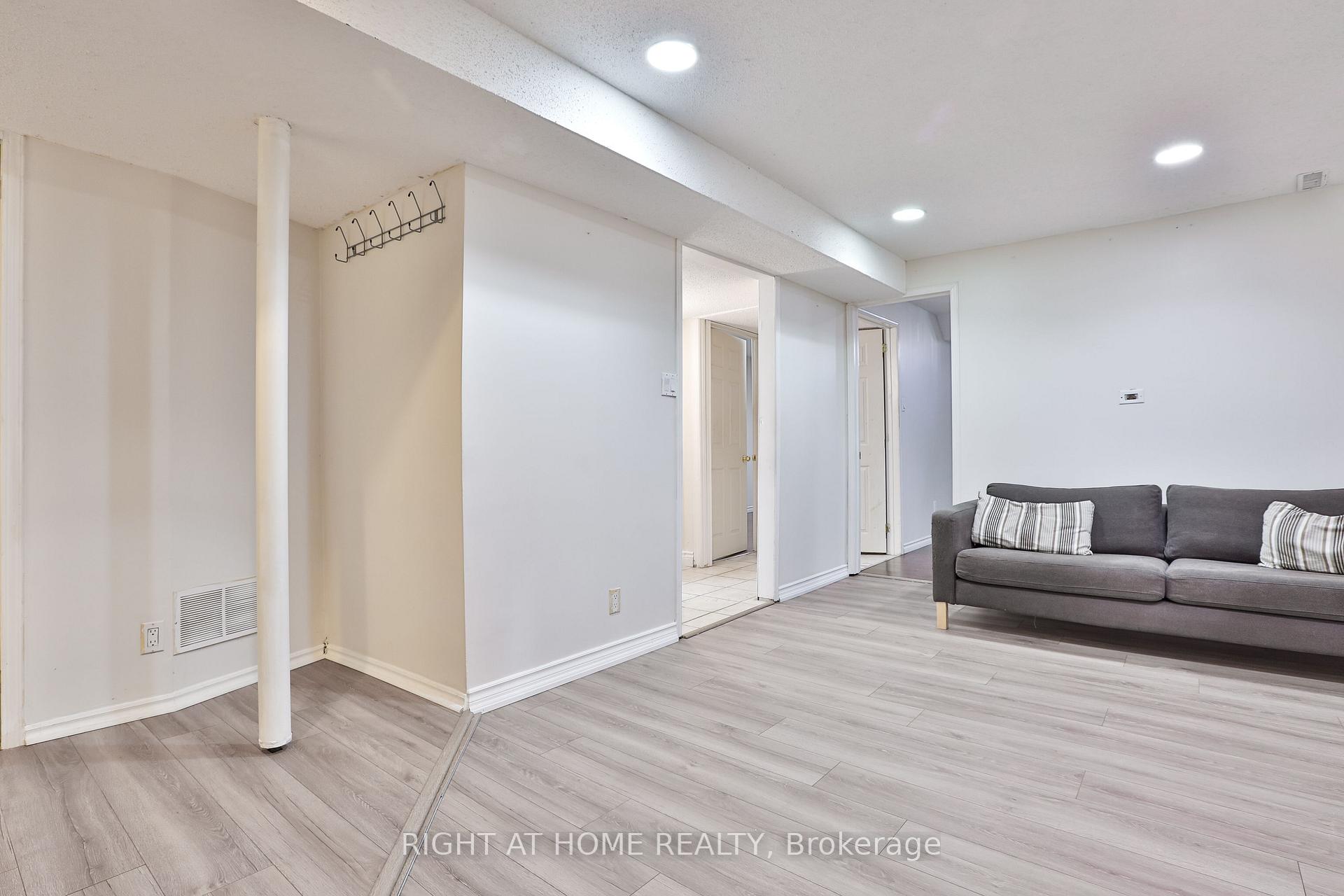 Photo 32 of 123 Clarion Crescent, Markham, Middlefield — HOMEH
