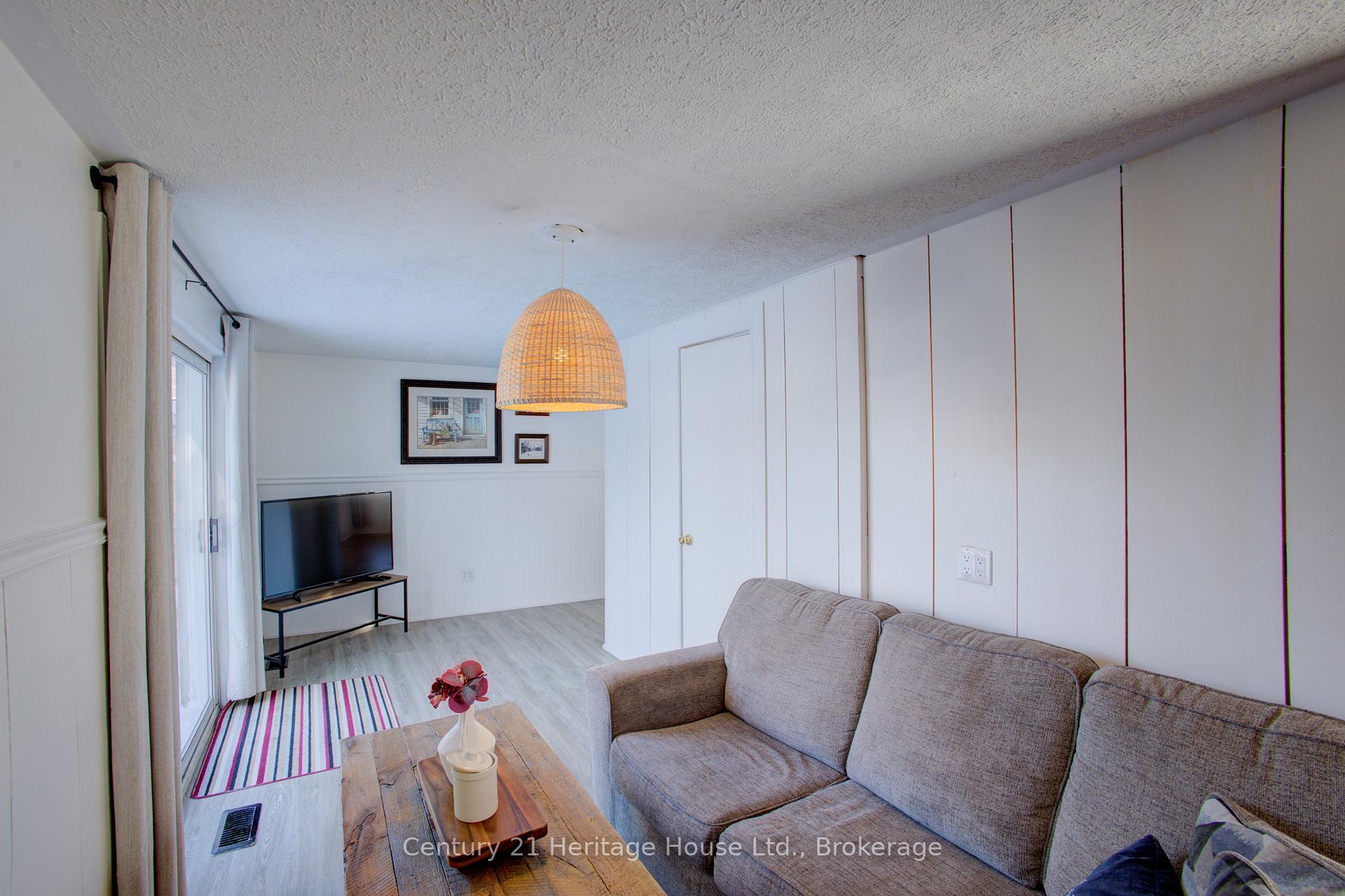 Photo 18 of 278 Elgin Street S, West Grey — HOMEH