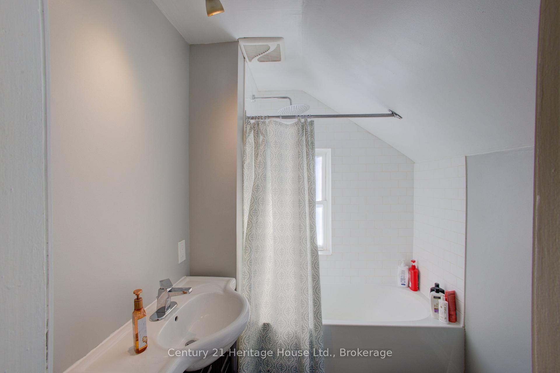 Photo 25 of 278 Elgin Street S, West Grey — HOMEH