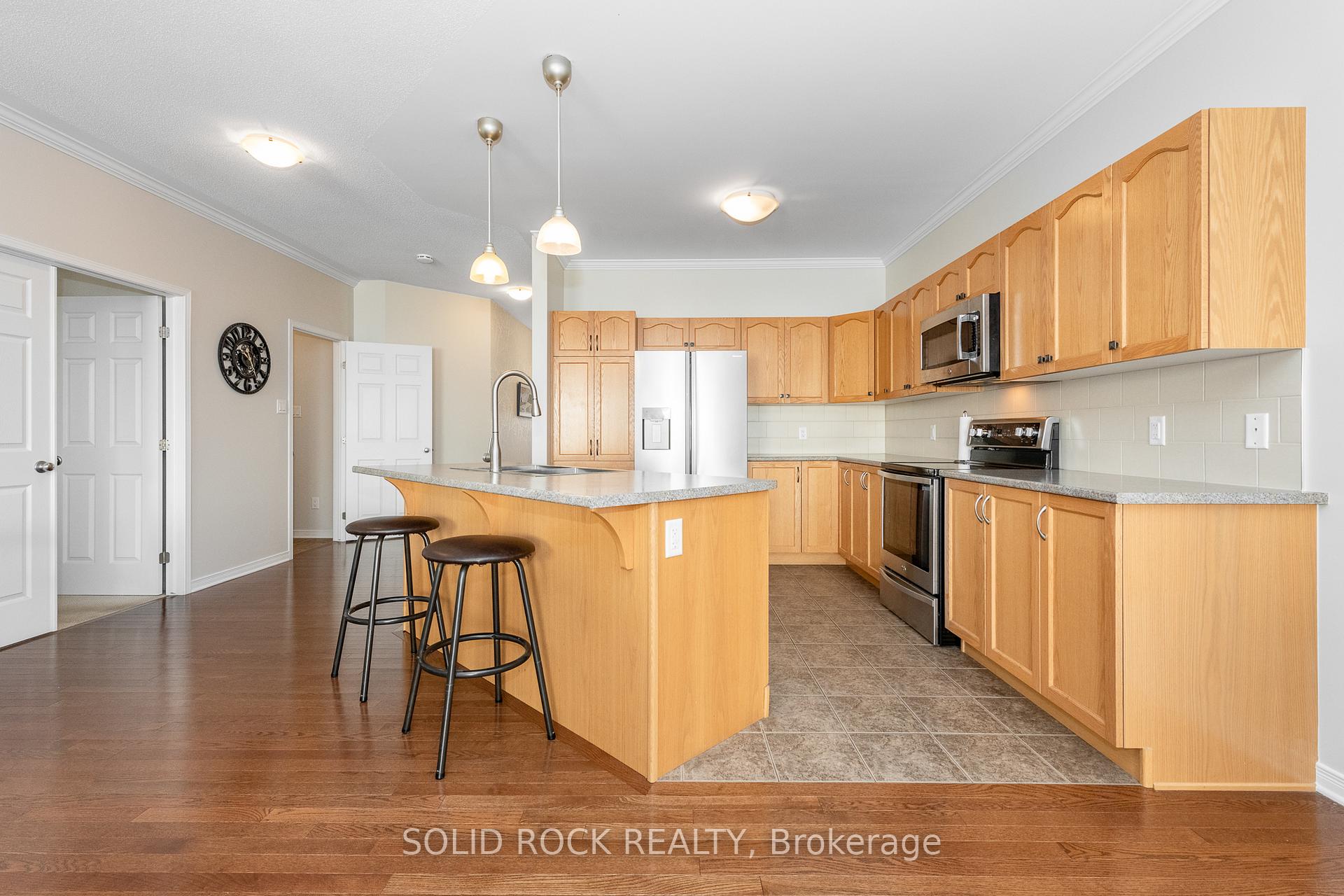 Photo 6 of 108 Palfrey Way, Ottawa, Kanata - Emerald Meadows/Trailwest — HOMEH