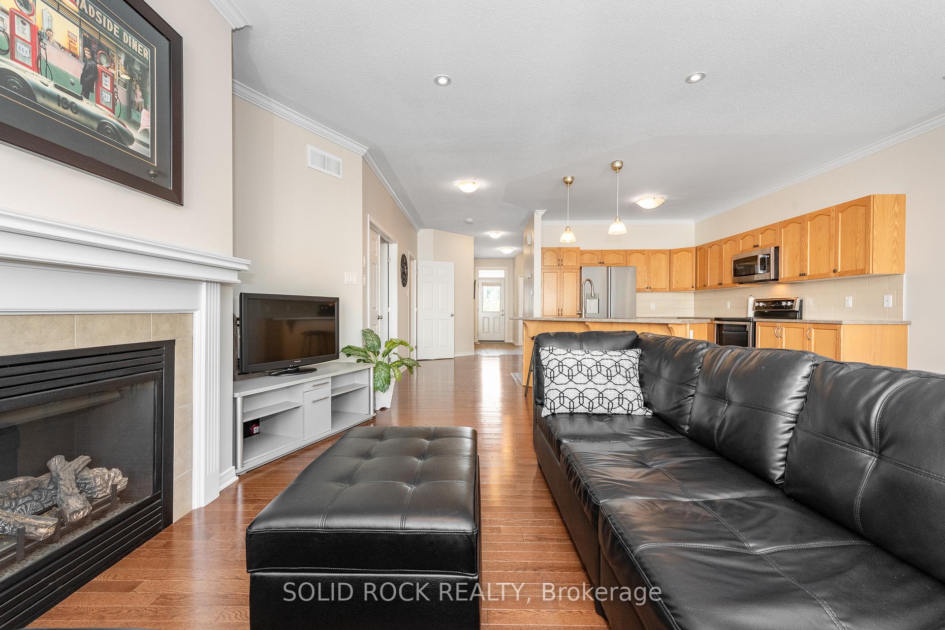 Photo 11 of 108 Palfrey Way, Ottawa, Kanata - Emerald Meadows/Trailwest — HOMEH