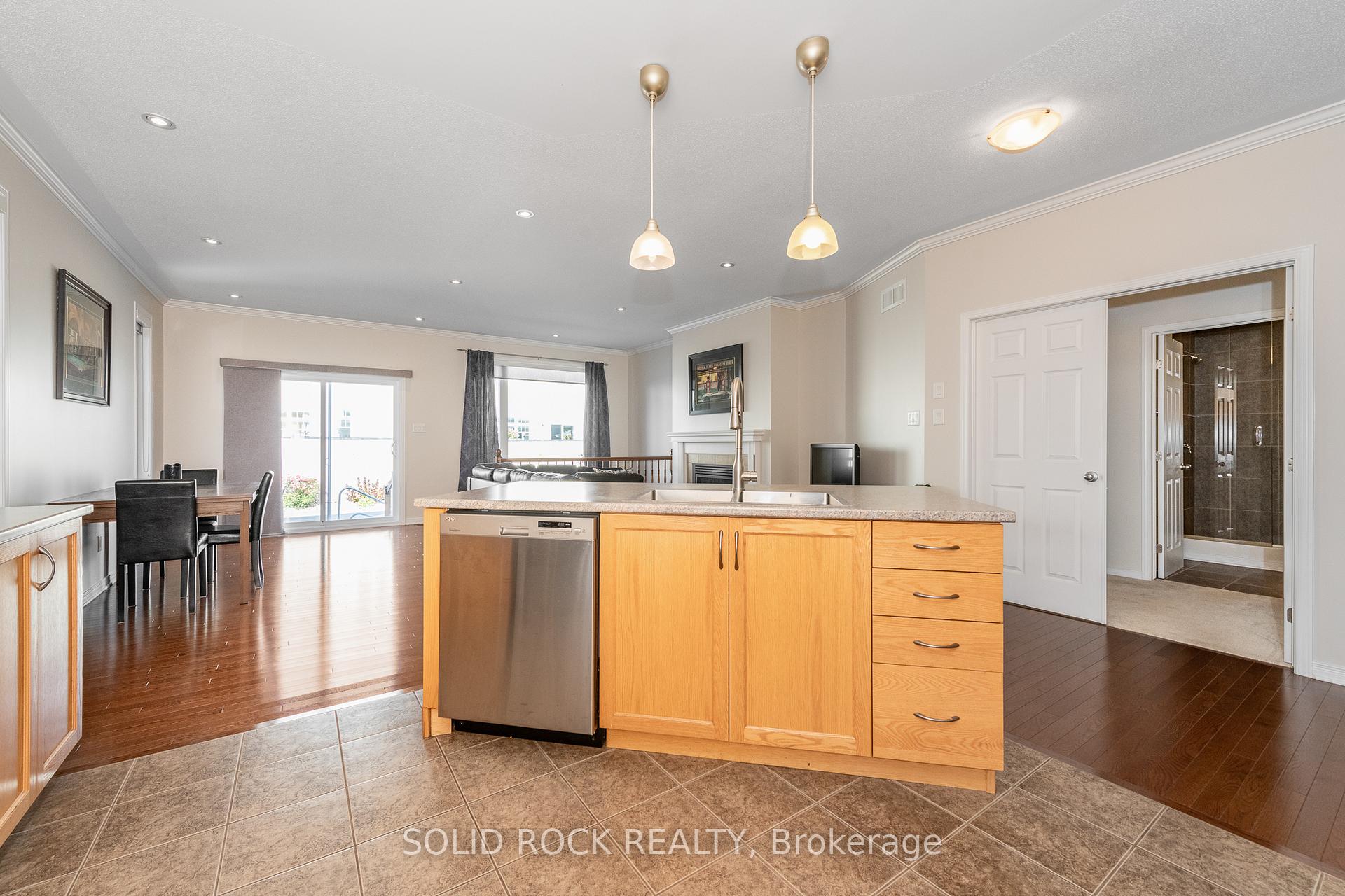 Photo 32 of 108 Palfrey Way, Ottawa, Kanata - Emerald Meadows/Trailwest — HOMEH