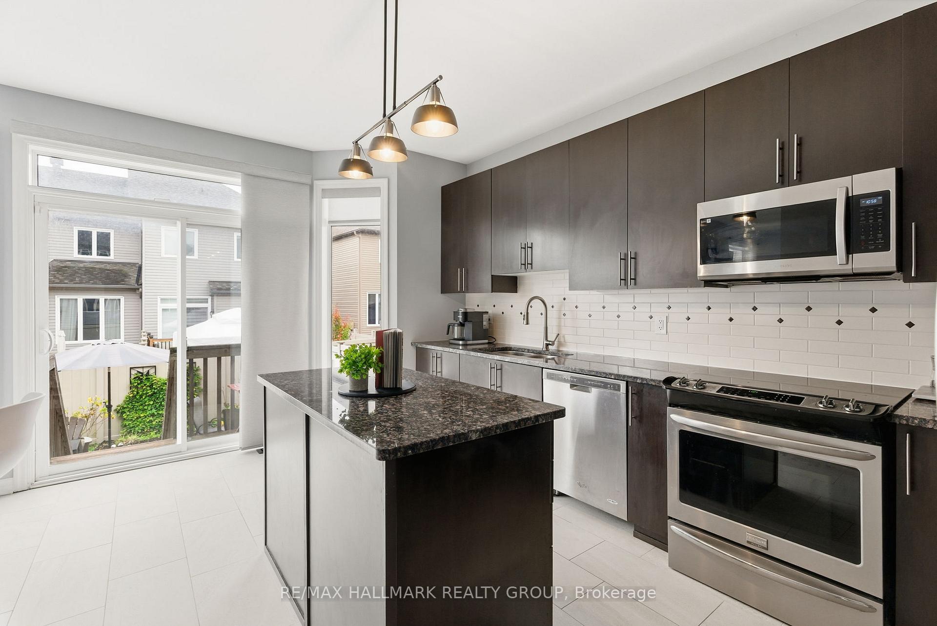 Photo 17 of 677 Sunburst Street, Ottawa, Leitrim — HOMEH