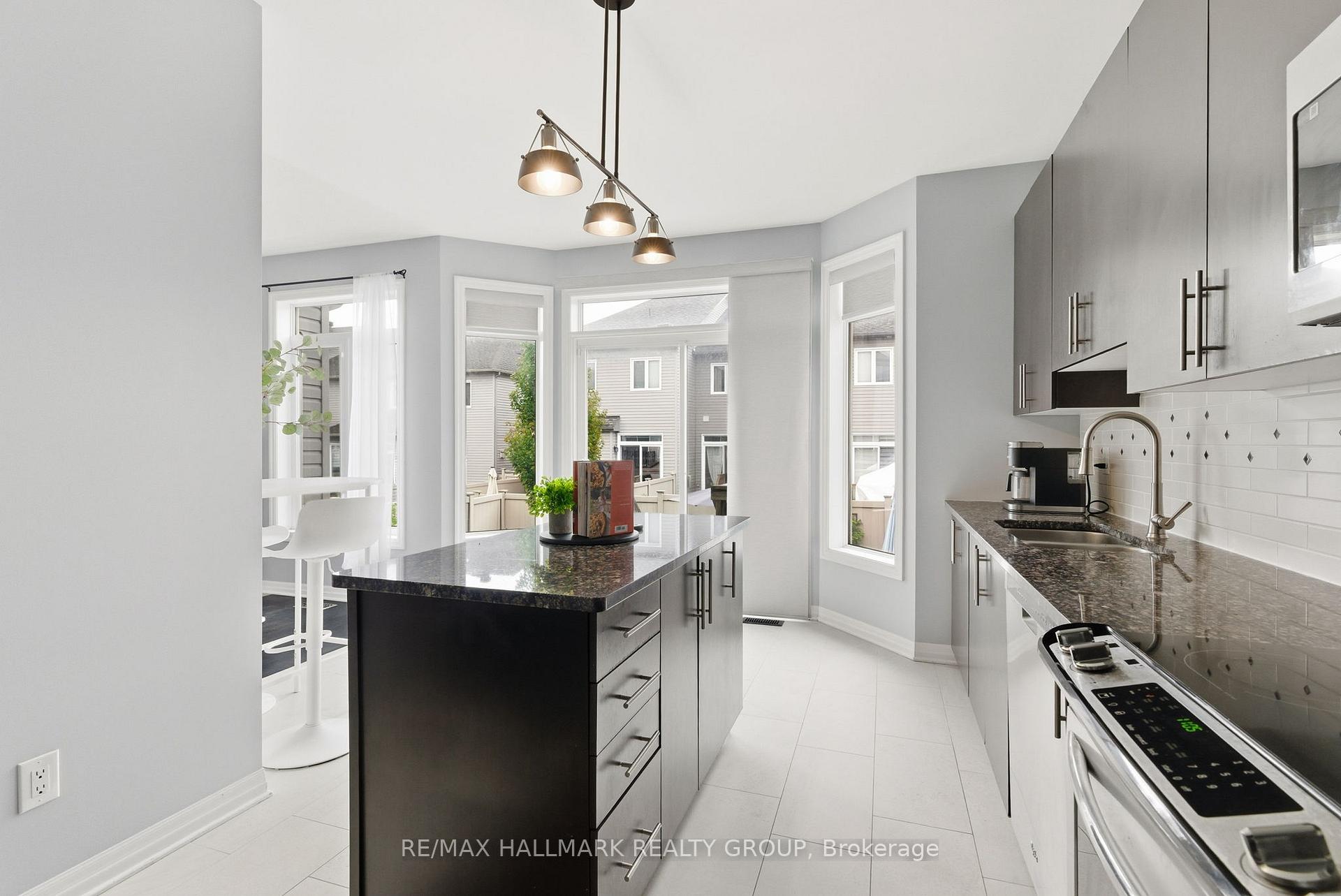 Photo 18 of 677 Sunburst Street, Ottawa, Leitrim — HOMEH