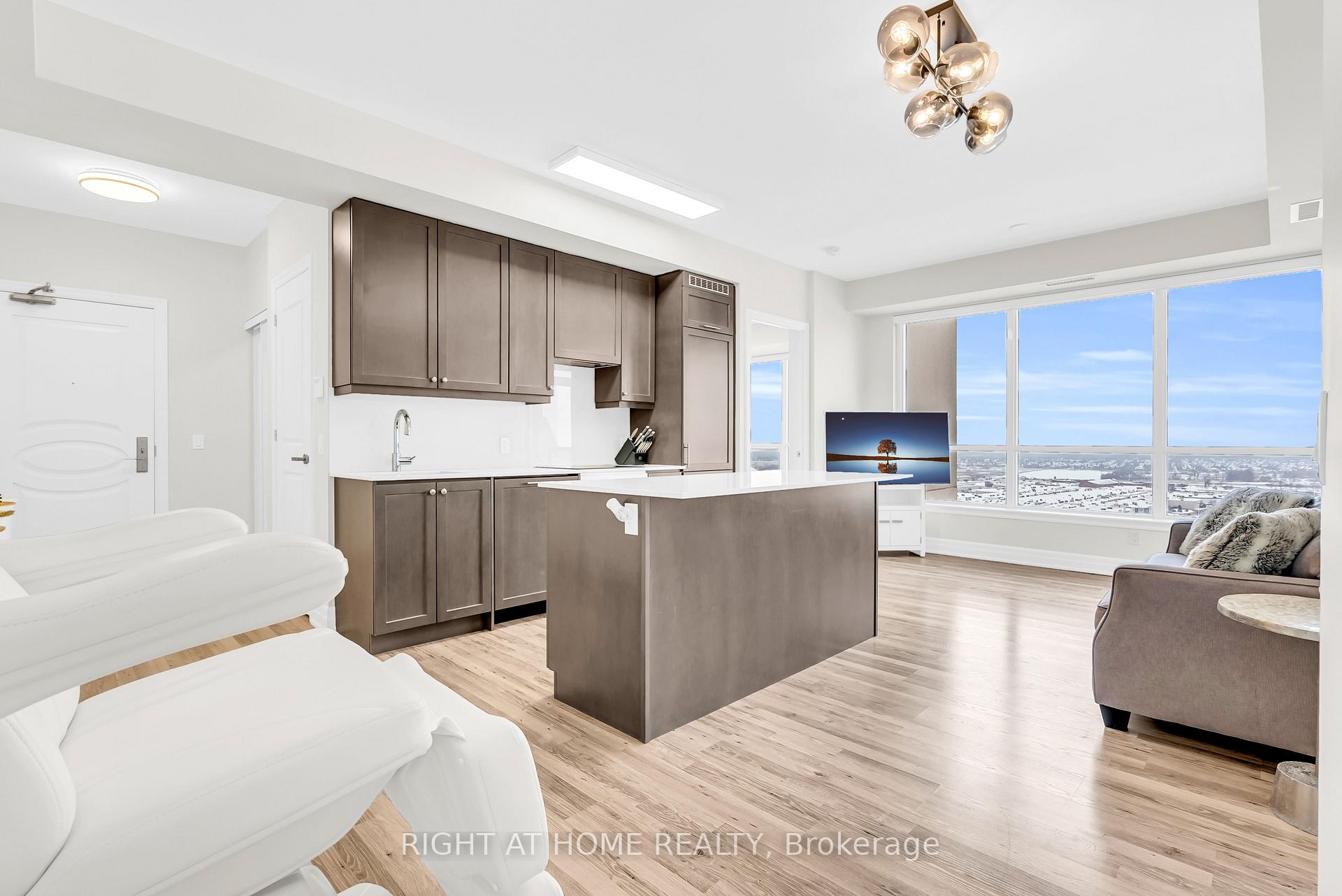 Photo 9 of Unit 2309, 9075 Jane Street, Vaughan, Concord — HOMEH
