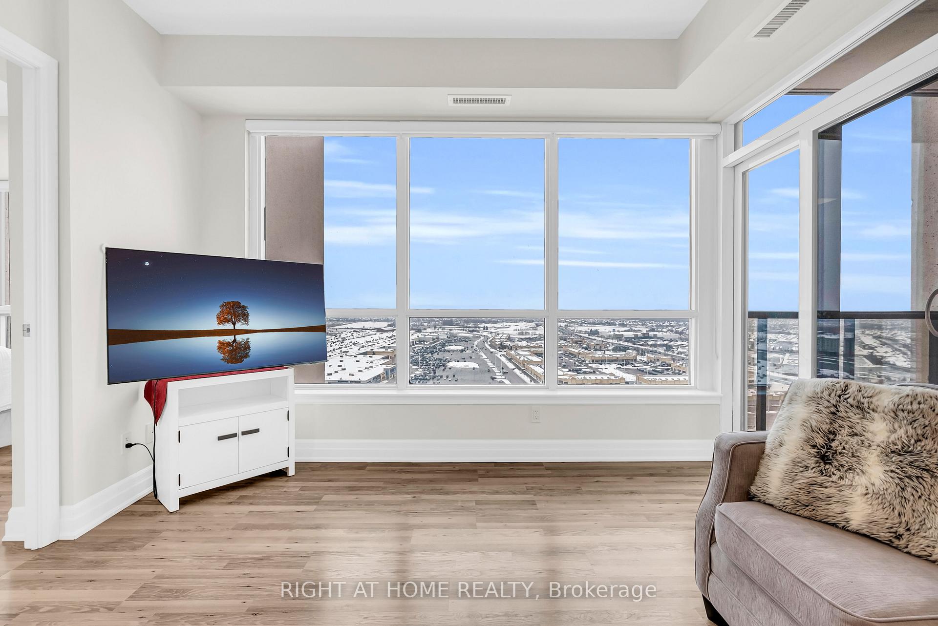 Photo 16 of Unit 2309, 9075 Jane Street, Vaughan, Concord — HOMEH