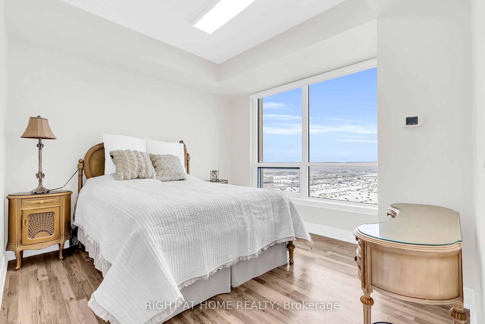Photo 18 of Unit 2309, 9075 Jane Street, Vaughan, Concord — HOMEH