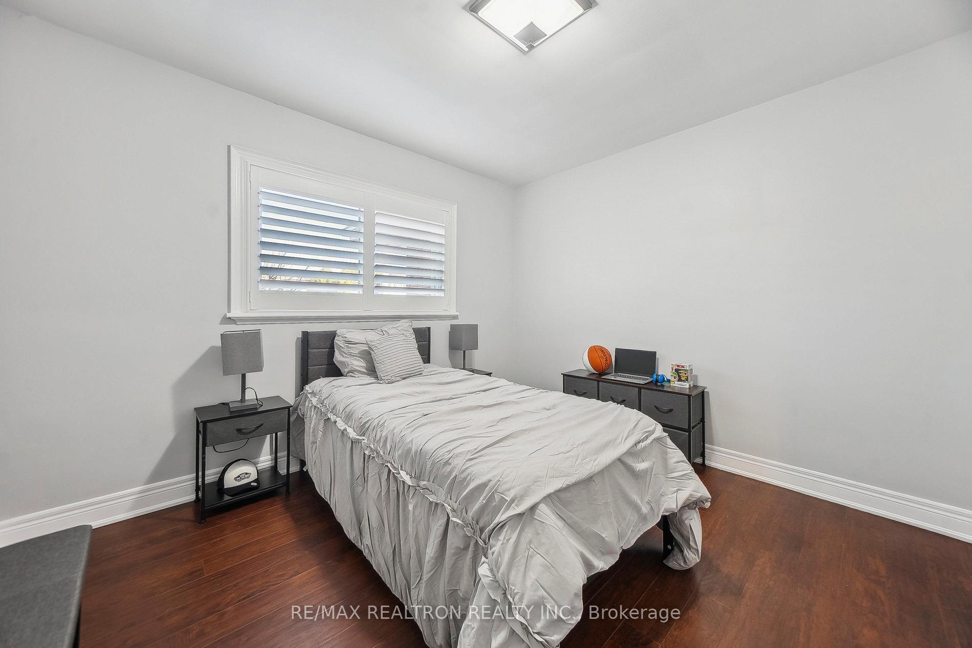 Photo 33 of 72 Valley Drive, Hamilton, Stoney Creek — HOMEH