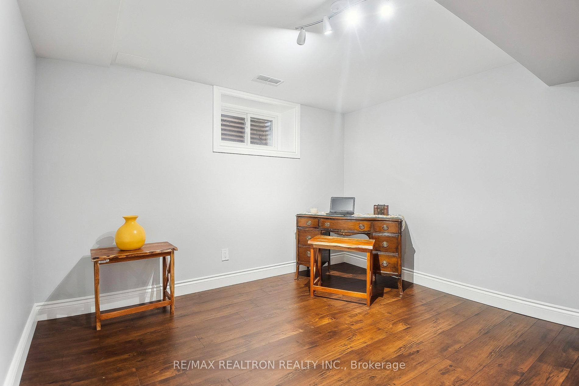 Photo 44 of 72 Valley Drive, Hamilton, Stoney Creek — HOMEH
