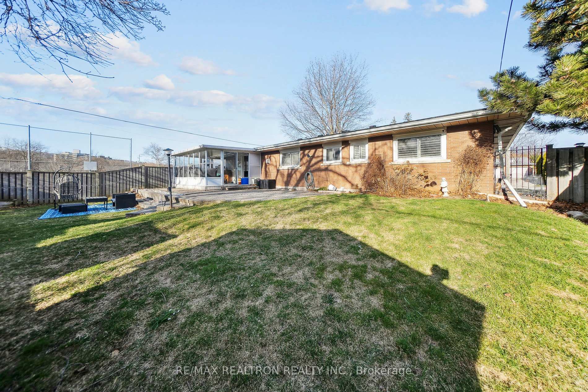 Photo 51 of 72 Valley Drive, Hamilton, Stoney Creek — HOMEH