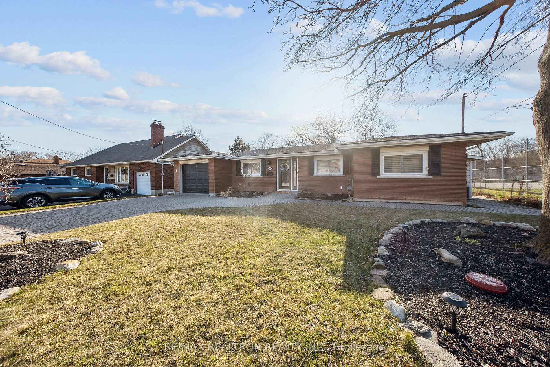 Photo 55 of 72 Valley Drive, Hamilton, Stoney Creek — HOMEH