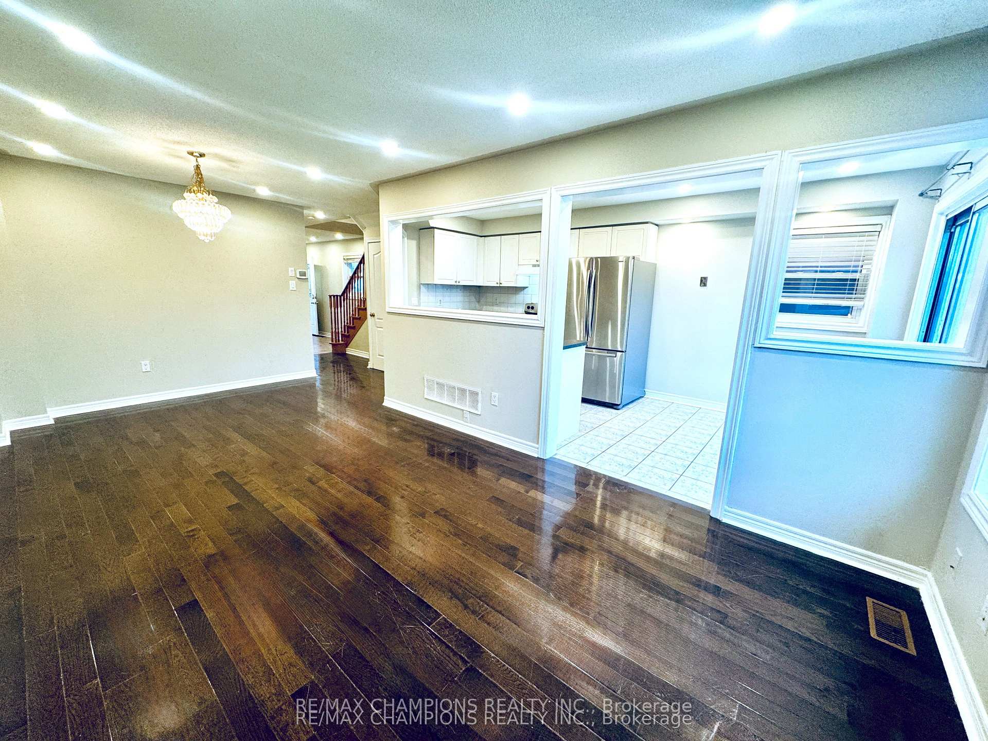 Photo 24 of 29 Tessler Crescent, Brampton, Bram West — HOMEH