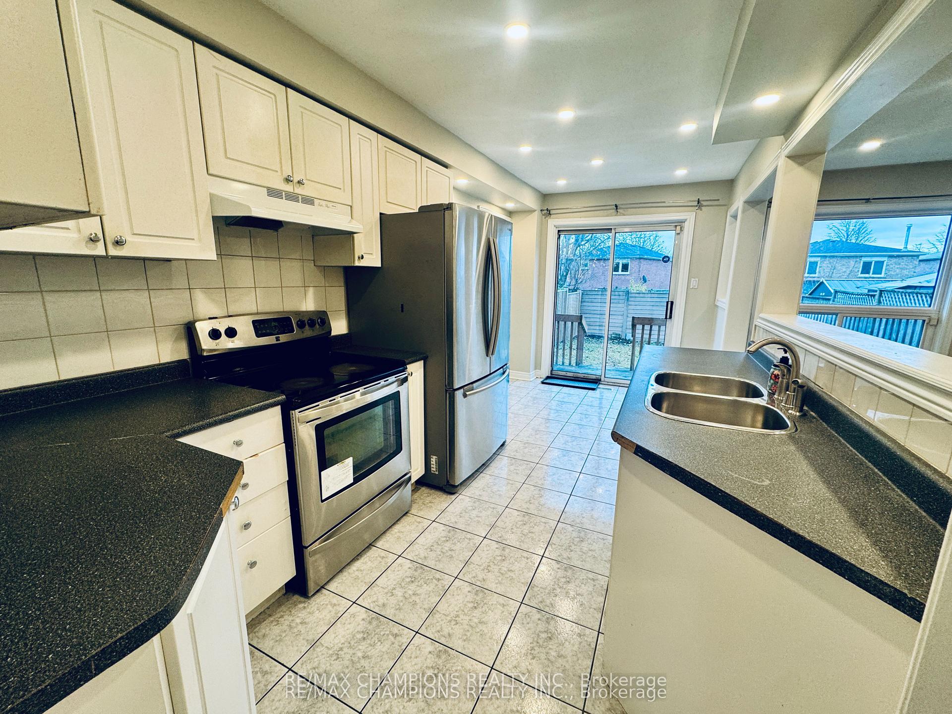 Photo 26 of 29 Tessler Crescent, Brampton, Bram West — HOMEH