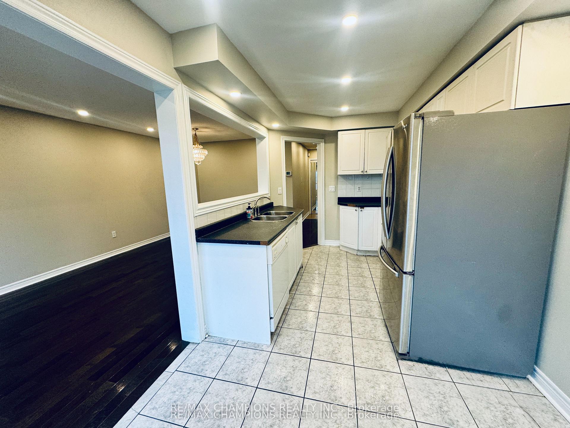 Photo 36 of 29 Tessler Crescent, Brampton, Bram West — HOMEH
