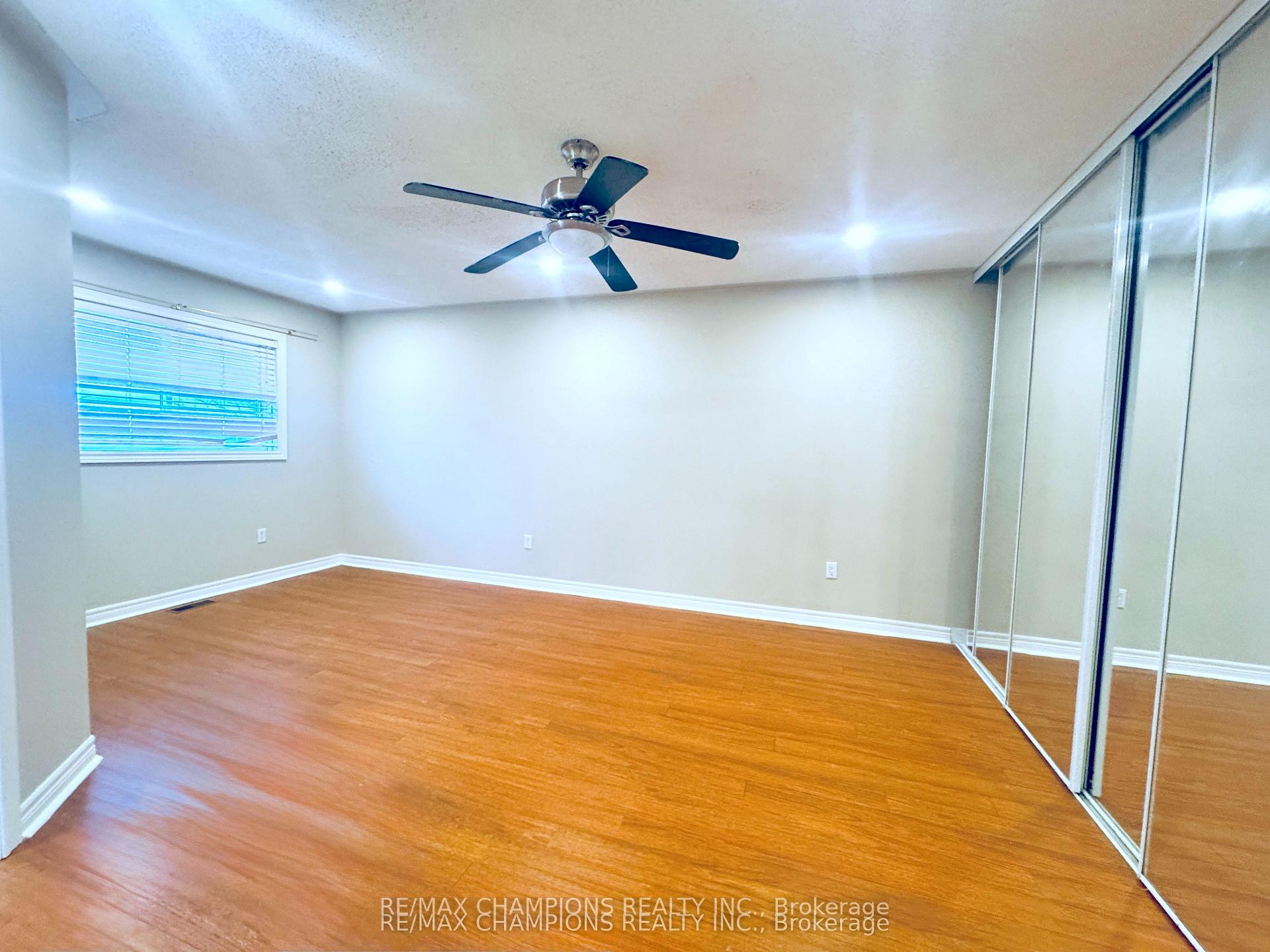 Photo 4 of 29 Tessler Crescent, Brampton, Bram West — HOMEH